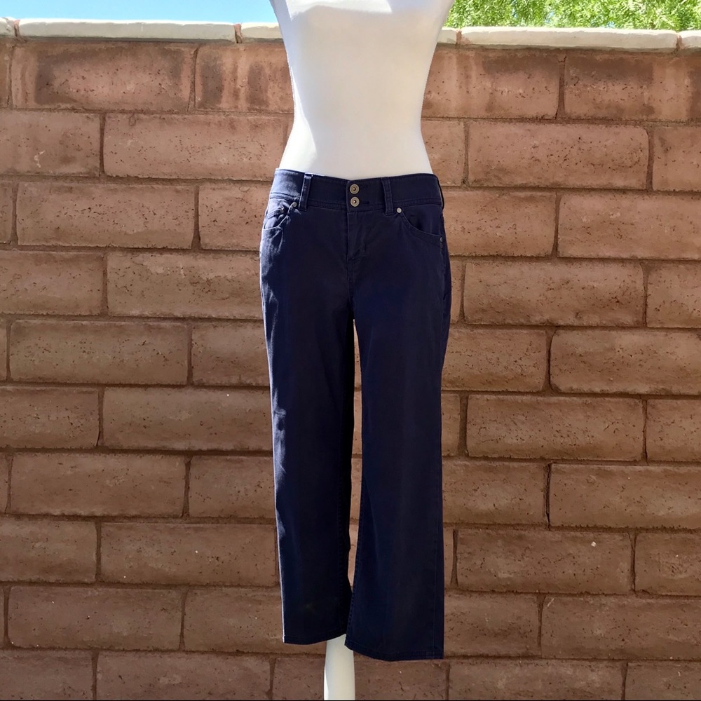 Tommy Bahama Stretchy Cropped Jeans
